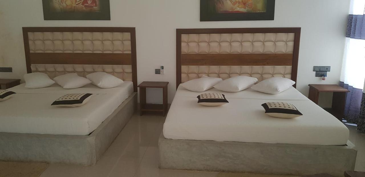 Margosa Lake Resort Anuradhapura Kültér fotó